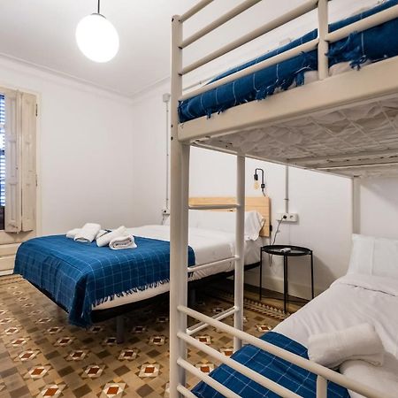 B42 - Modernist Apartment For Large Groups In Eixample Barcellona Esterno foto