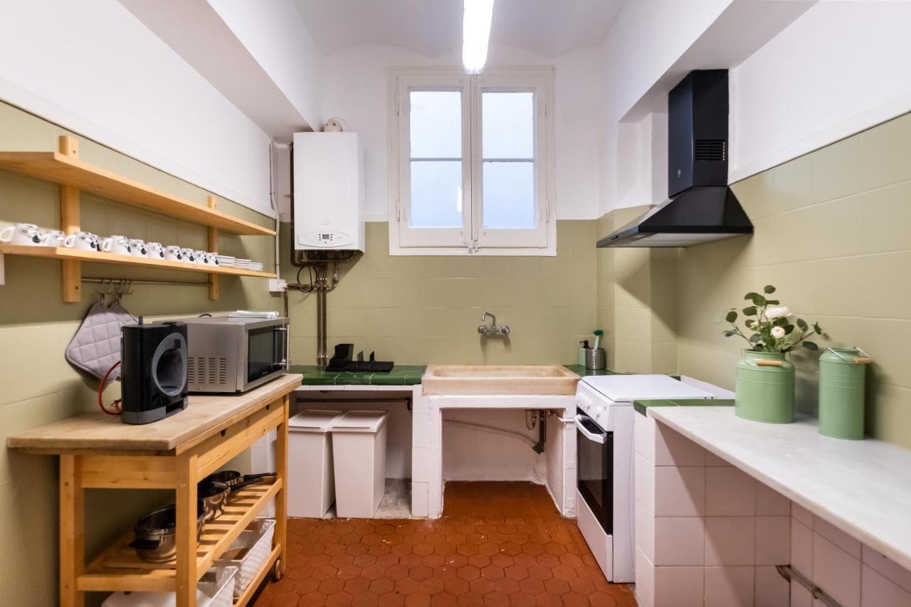 B42 - Modernist Apartment For Large Groups In Eixample Barcellona Esterno foto