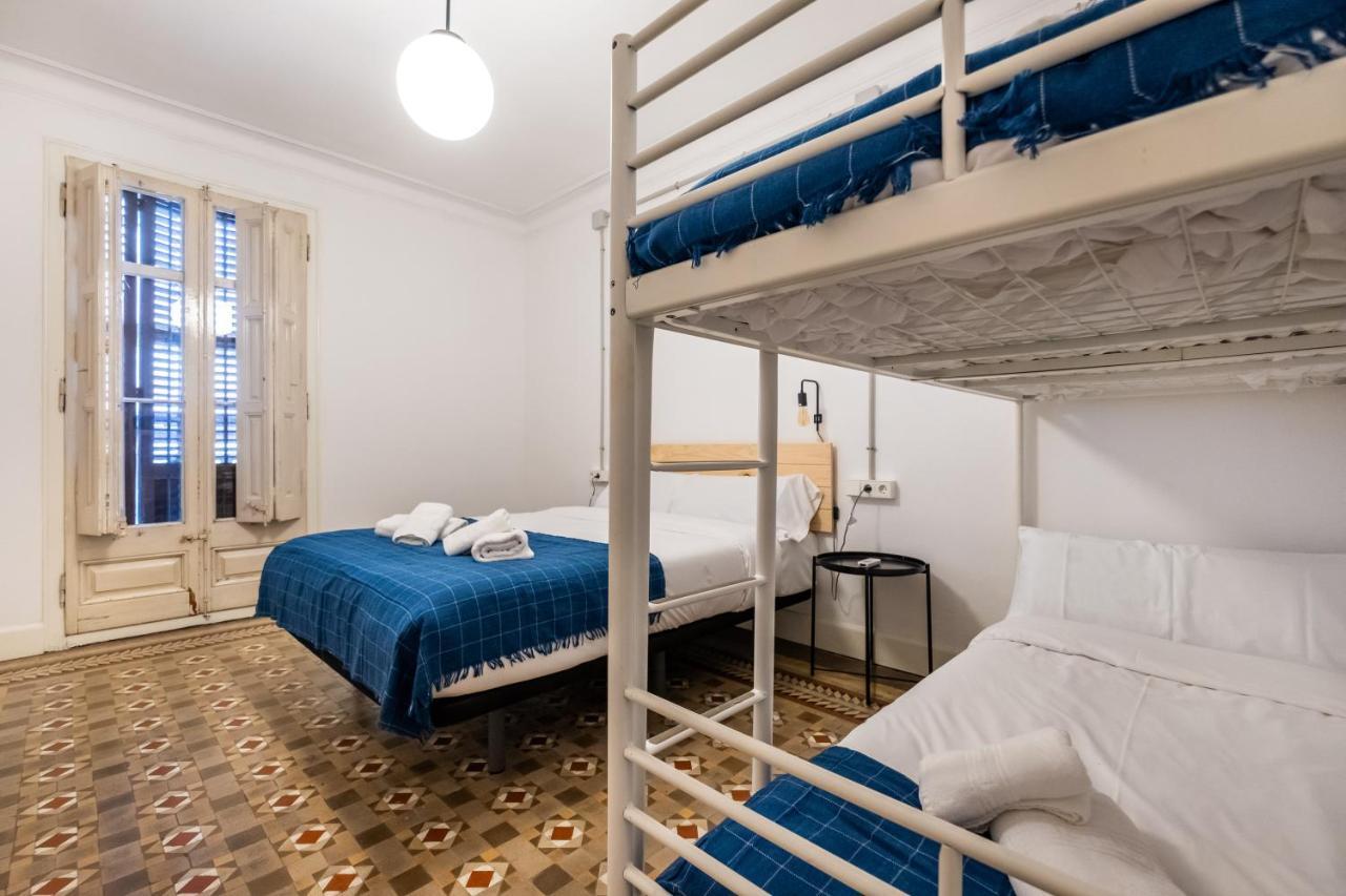 B42 - Modernist Apartment For Large Groups In Eixample Barcellona Esterno foto